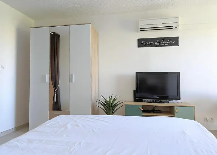 Appartement Proche Port Et Mer Avec Wifi Et Climatisation